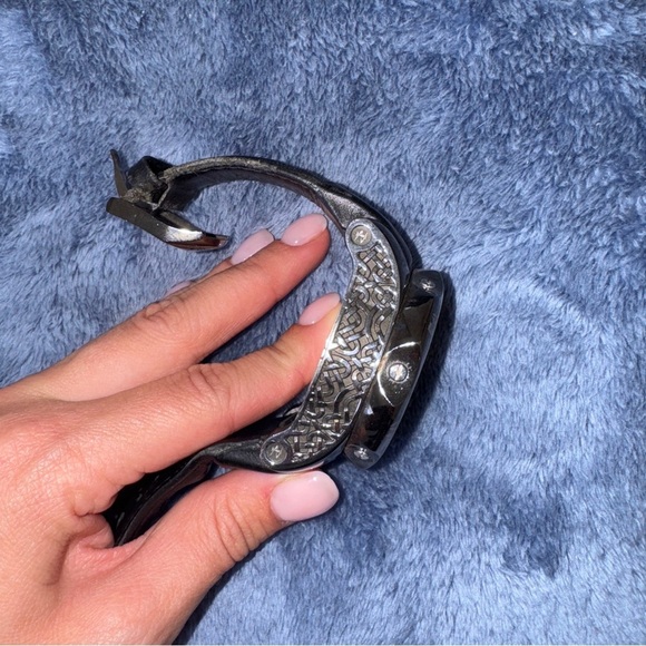 Invicta Reserve Venom Men Model 20226 Watch - Picture 5 of 9